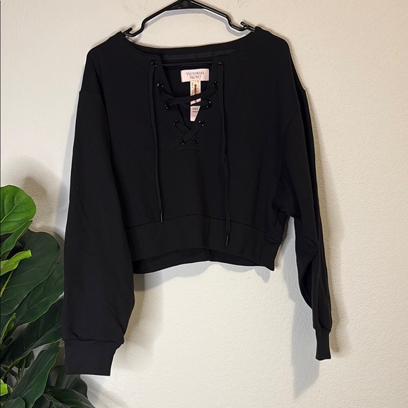 Victoria's Secret NWT Black Lace-Up cropped Sweatshirt Medium - Picture 1 of 5